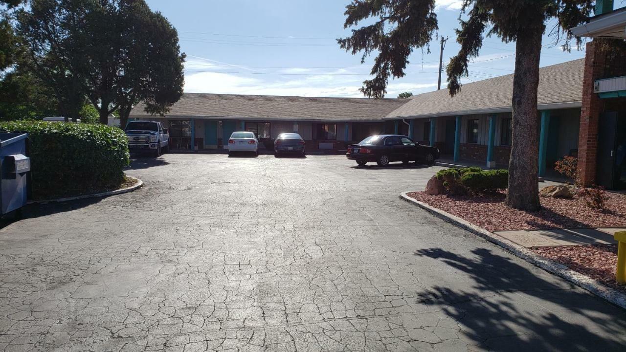 Circle S Motel Colorado Springs Exterior photo