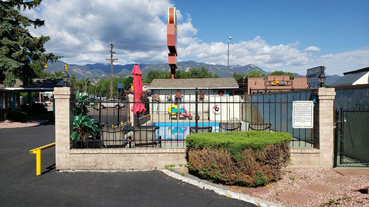 Circle S Motel Colorado Springs Exterior photo